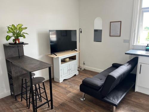 Leeds Apartment | Cozy hotel-style city apartment