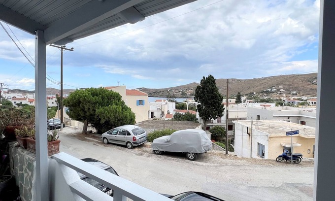 Korissia House | Cozy house at the beautiful port of kea. Su Casa Kea. Welcome at your home!