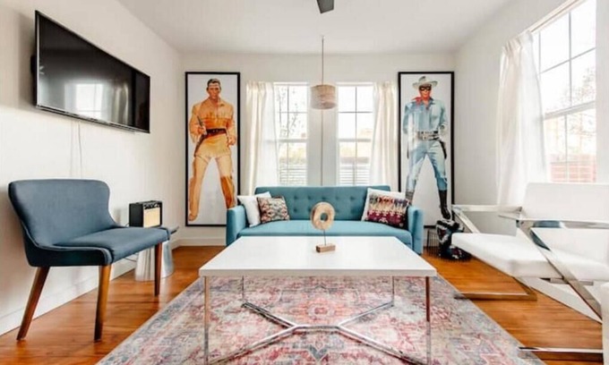 Chestnut House | Cozy house, big backyard, fast Wi-Fi