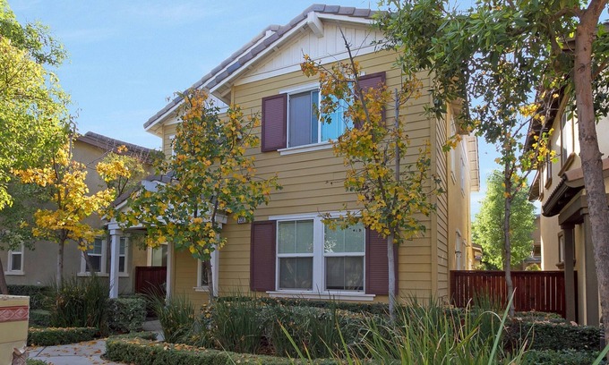 Riverside House | Cozy House In A Gated Community (Close To CBU)