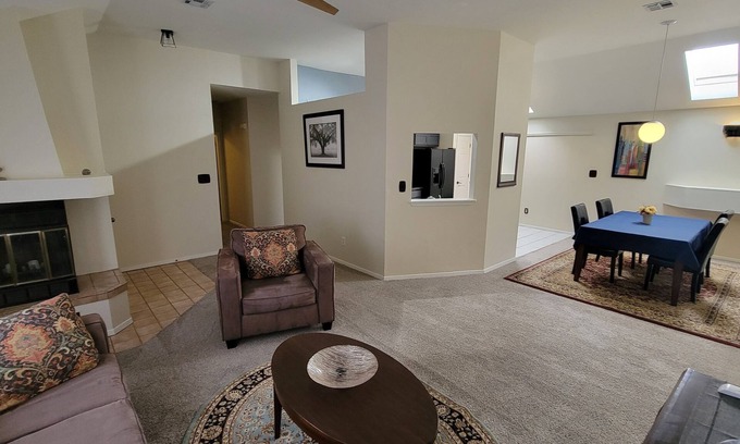 Mesilla Park House | Cozy house in ideal location 2