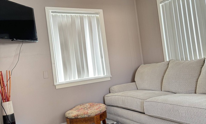 Midway City House | Cozy house nearby Disneyland