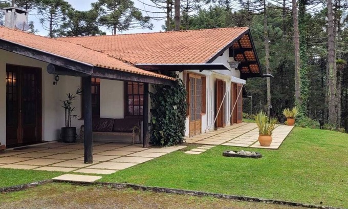 Campos do Jordao Cottage | Cozy house on Lake Bambuí in Campos do Jordão