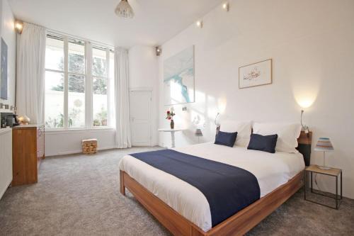 Grachtengordel-West Bed & Breakfast | Cozy Jordaan canalhouse near Anne Frank House
