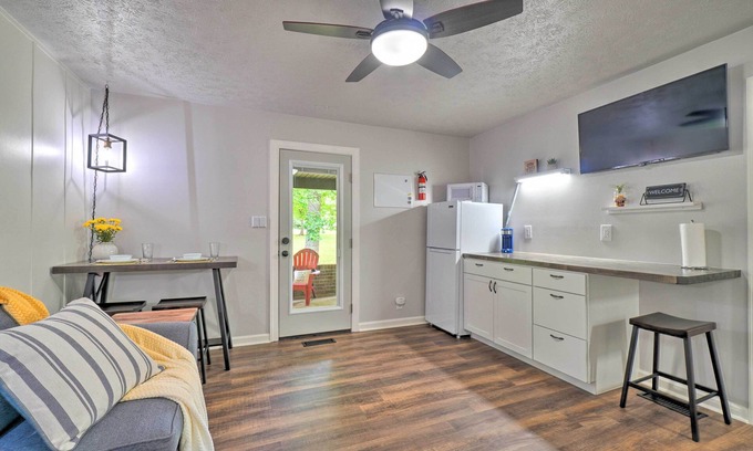 Knoxville Apartment | Cozy Knoxville Apartment ~ 9 Mi to Downtown!