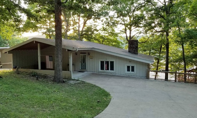 Camdenton House | Cozy Lake Front Cottage w/dock, perfect family retreat!