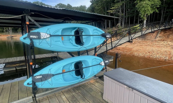Fair Play Cabin | Cozy Lake Hartwell Cabin, 25 minutes to Clemson, No cleaning fee!