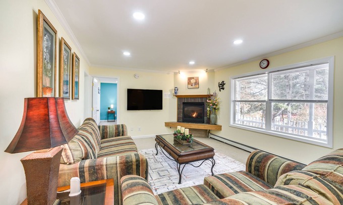 Lake Luzerne-Hadley House | Cozy Lake Luzerne Home - 1 Mi to Wayside Beach!