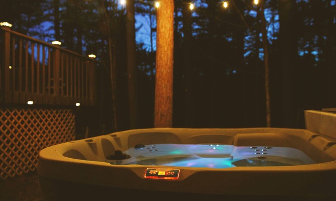 Jay Cabin | Cozy Lake Placid Cabin - King, Hot Tub, Ice Barrel Bath, A/C, near Whiteface