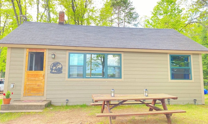 Conover House | Cozy Lakefront Cabin Retreat: 3 Bedroom Cabin on South Twin Lake, Conover, WI