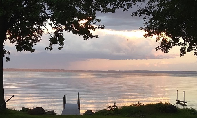 Neenah Cottage | Cozy Lakefront Cottage Conviently Located Near Fox Cities