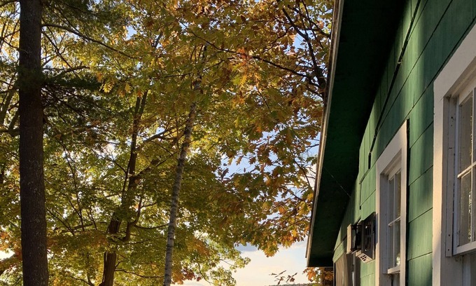 Wells Cabin | Cozy lakefront getaway in the beautiful Green Mountains