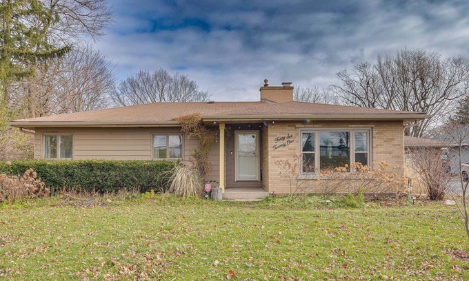 Lisle House | Cozy Lisle Home w/ Fenced Backyard: Pets Welcome!