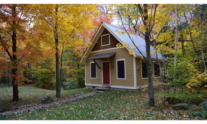 Underhill Cabin | Cozy Little Cabin in the Woods
