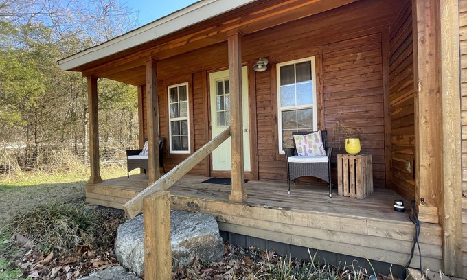 Everton Cottage | cozy Little House next to Pond w/scenic farm views. Pet friendly!
