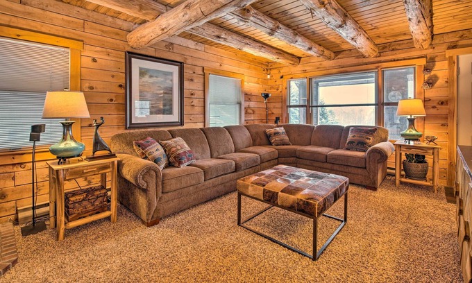 South New Berlin Cabin | Cozy Log Cabin on 19 Acres, 20 Mi to Oneonta!