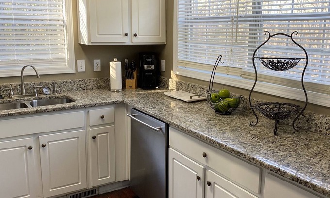 Acworth House | Cozy Luxaury House in cul-de-sac