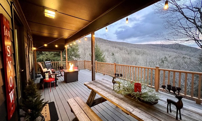 Stratton and Bromley Ski Areas House | Cozy Manchester Getaway with Amazing Views!