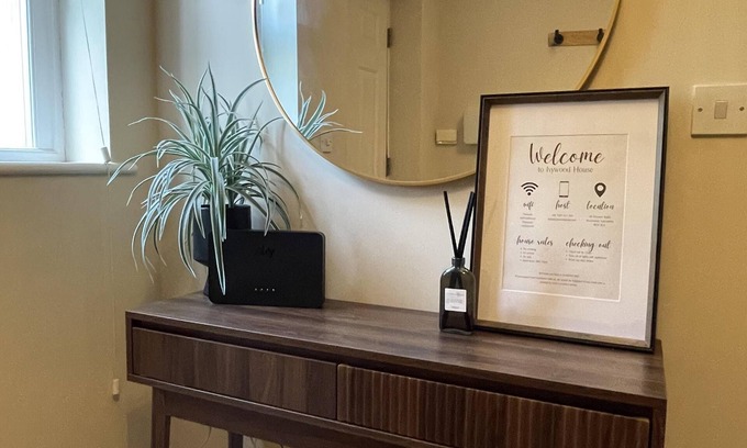 Rusholme House | Cozy Manchester Hideaway with 2 Bedrooms