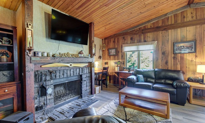 Markesan Cabin | Cozy Markesan Cabin ~ 2 Mi to Green Lake Access!