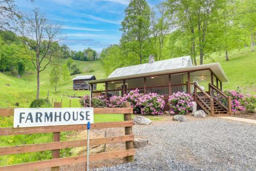 Mars Hill House | Cozy Mars Hill Farmhouse with Scenic Views