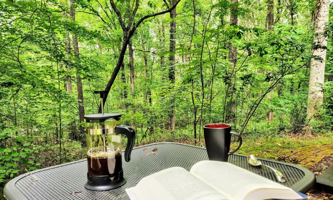 Milton Apartment | Cozy Milton Guest Suite with Private, Wooded Patio & Kitchenette
