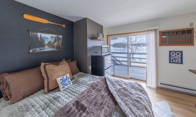Minocqua Condo | Cozy Minocqua Studio | Lake Access · Walk to Town