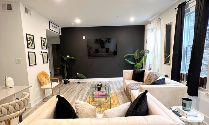 Germantown Apartment | Cozy Modern apartment in peaceful Philadelphia with WiFi, AC