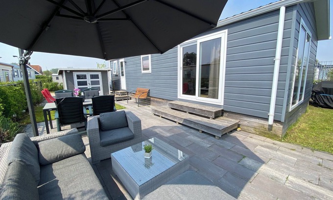 Renesse Ski Chalet | Cozy modern chalet close to the beach