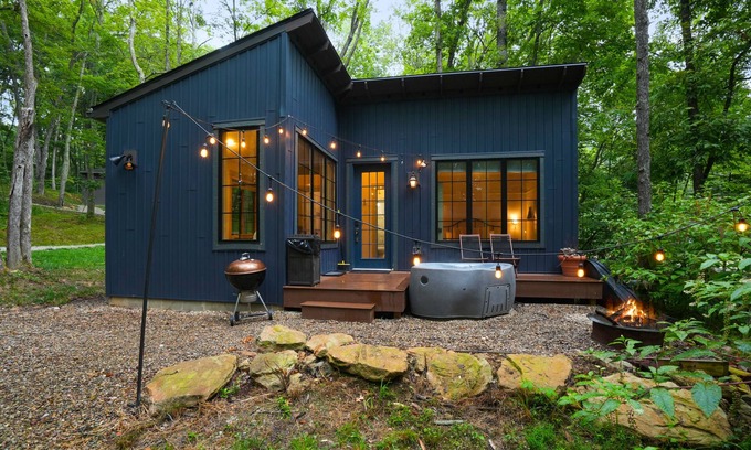 New Plymouth Cabin | Cozy Modern Cottage in the Trees - Hocking Hills