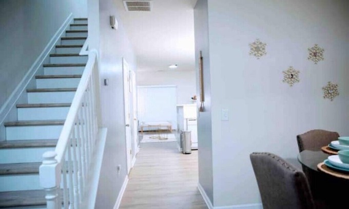 Lawrenceville House | Cozy & modern entire house!n