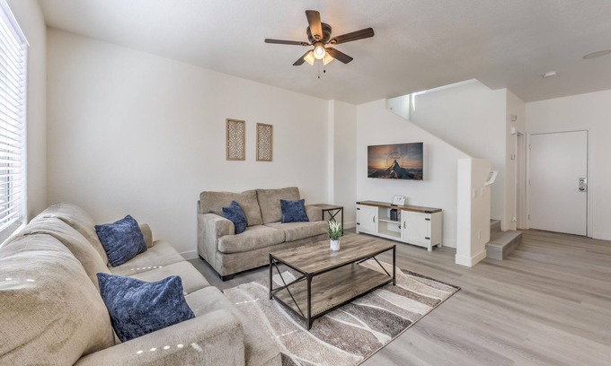 North Las Vegas House | Cozy, Modern Vegas 5-bed Retreat!