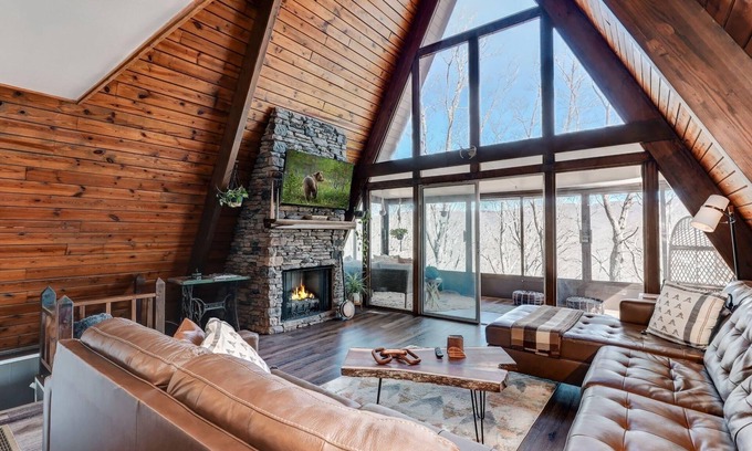 Tate Cabin | Cozy Mountain A-frame with resort amenities and nearby wineries!
