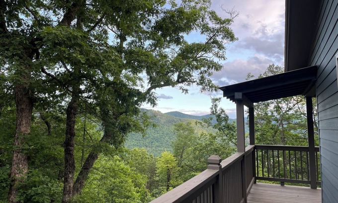 Scaly Mountain Cottage | Cozy Mountaintop Cottage: Excellent Wi-fi, Beautiful Views, & New Stone Fire Pit