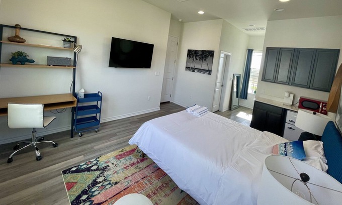 Austin Apartment | Cozy, new, private guest suite in southeast Austin