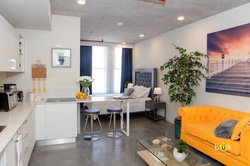 La California Apartment | Cozy New Studio Excellent Location