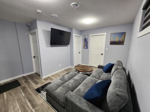 Regina Apartment | Cozy newly built basement suite