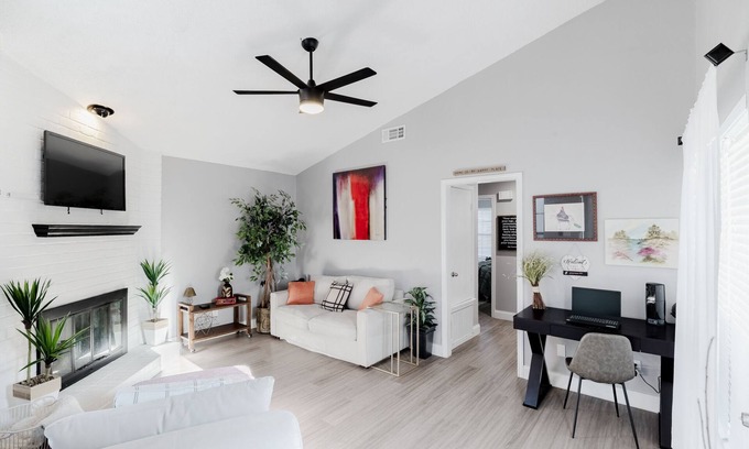 Lewisville House | Cozy Newly Renovated Entire Residential Home