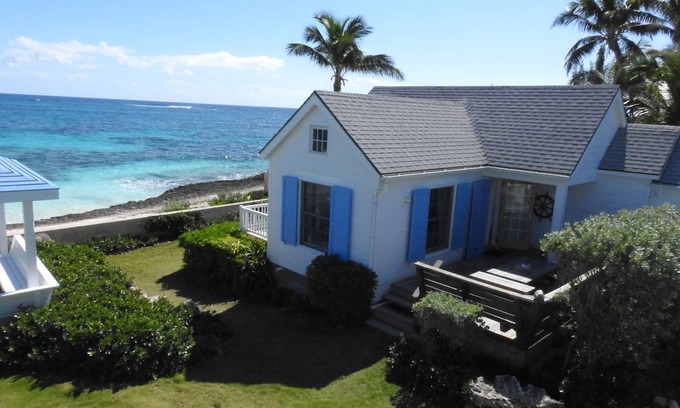 Hope Town House | Cozy Ocean-Side Cottage in Historic Hope Town Settlement