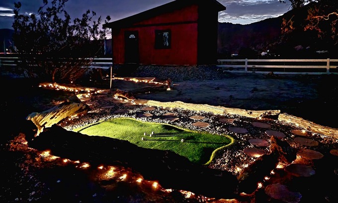 Cabazon Cabin | Cozy Offgrid Cabin