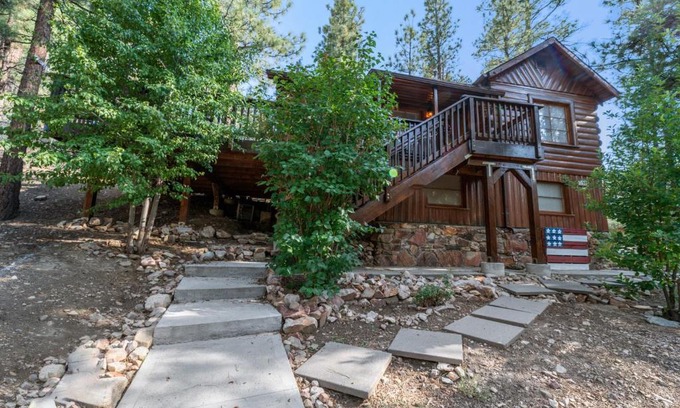Big Bear City House | Cozy on Rainbow