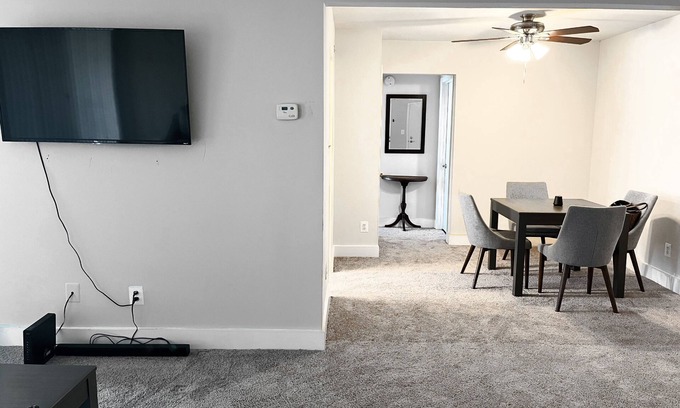 Gaithersburg Apartment | Cozy One Bedroom Apartment in Gaithersburg!