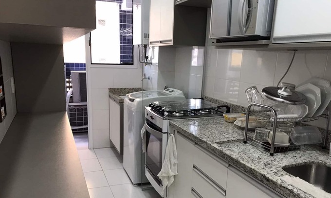 Gonzaga Apartment | Cozy one bedroom apartment in the Gonzaga neighborhood-3 blocks from the beach.