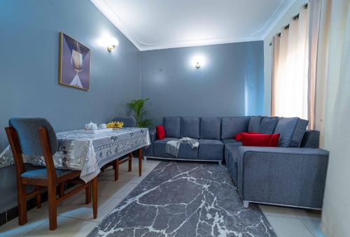 Kireka Apartment | Cozy One Bedroom Apartment with Fast Fibre Wifi, Netflix, Hot Showers, Furnished Kitchen