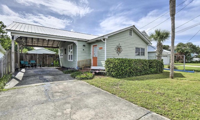 Laguna Beach House | Cozy PCB Cottage about 1 Block to Beach!