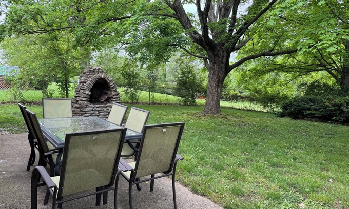 Mason House | cozy peaceful living in the heart of Mason