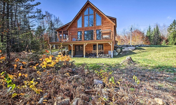 New Vineyard Cabin | Cozy & Peaceful Waterfront Cabin on Porter Lake!