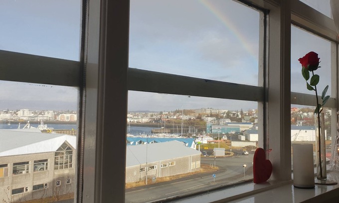 Hafnarfjordur Apartment | Cozy penthouse with beautiful sea view