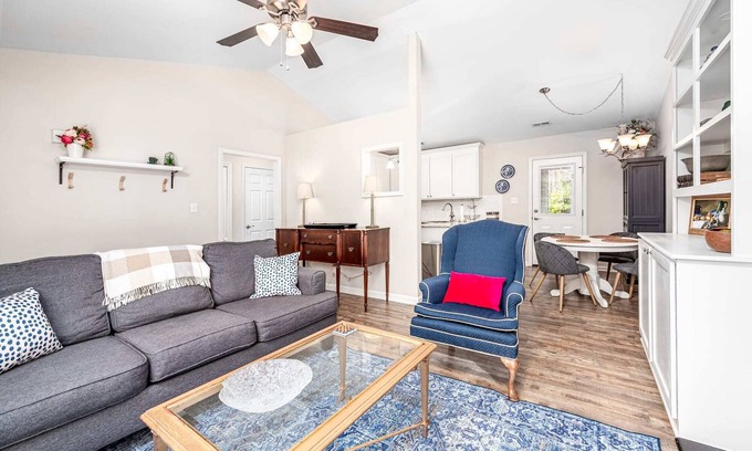 Raleigh House | Cozy Pet-friendly home in Five Points Raleigh