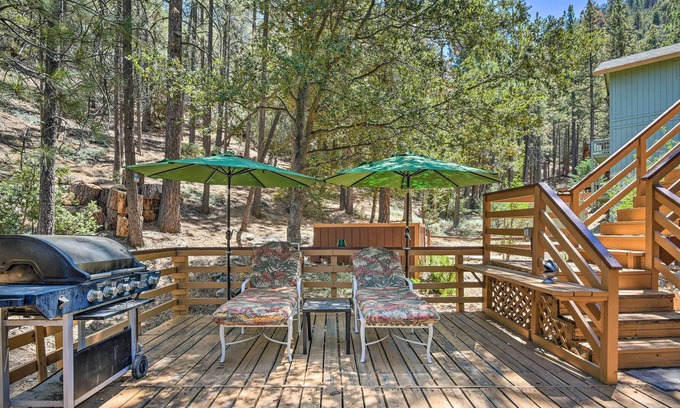Pine Mountain Club Cottage | Cozy Pine Mtn Club Home w/ Deck & Shared Pool